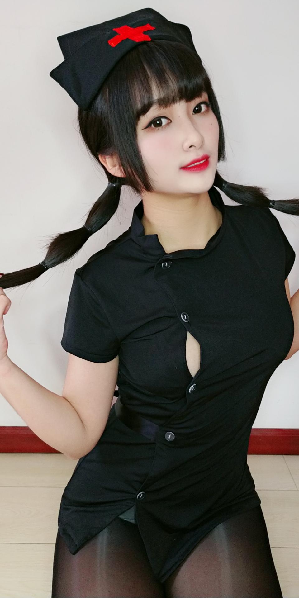 洛璃 LoLiSAMA 作品合集 [106套][持续更新]【电鸽cos 合集大全】
